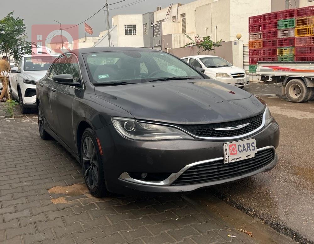 کرایسلەر 200